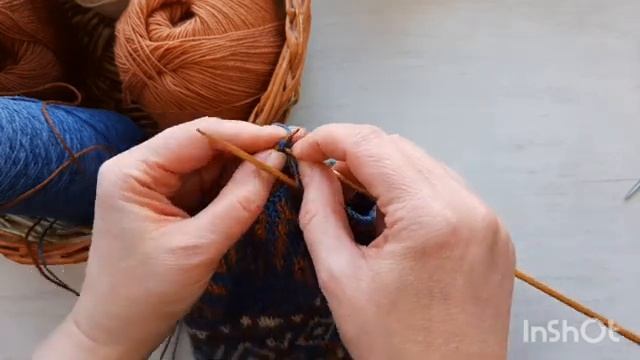 Снуд (манишка) жаккардом Как вязала + схемы и подробности
