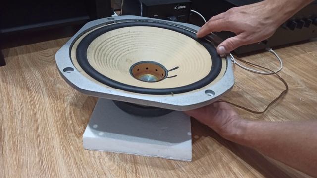 собрал динамик Yamaha NS 1000 monitor, герцовка.