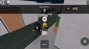 ИГРАЮ В ММ2 НО МНЕ НЕЛЬЗЯ СОБИРАТЬ МОНЕТЫ!!