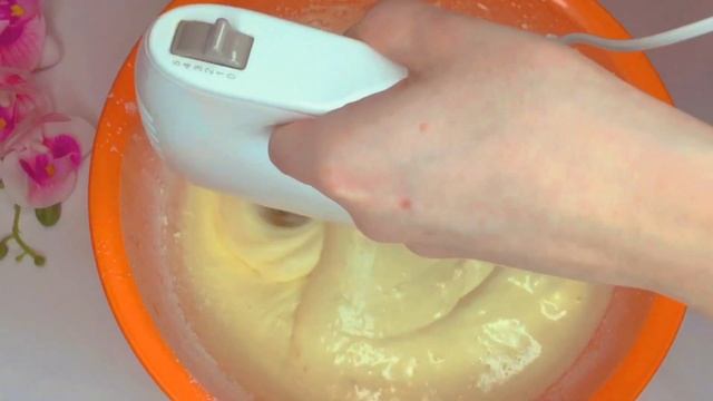 Мука + Молоко и Яйца,Экономичный Пирог !!! смотреть онлайн