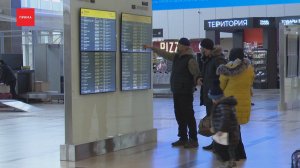 В аэропорту Красноярска задержали и отменили рейсы