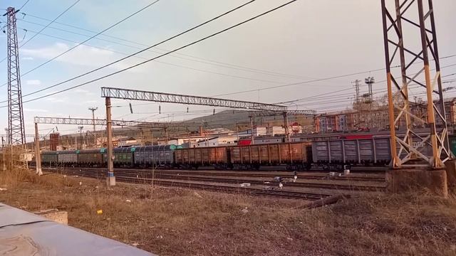 Отправление грузового поезда со станции Лена. смотреть онлайн