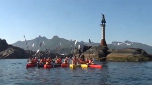 052 Вход в гавань Сволвера на каяках, Лофотенские острова