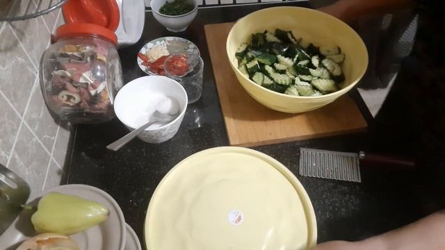 Самые  быстрые и самые вкусные молосолёные огурчики.