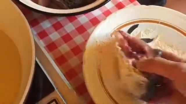 КАК ПОЖАРИТЬ КАРПА/ЖАРЕННЫЙ КАРП/ПОЖАРИТЬ РЫБУ смотреть онлайн