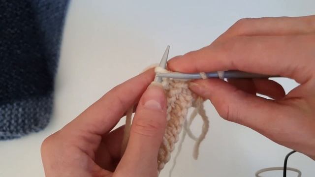 Мега объёмный шарф. Никогда так не делайте, вяжите единым полотном? смотреть онлайн