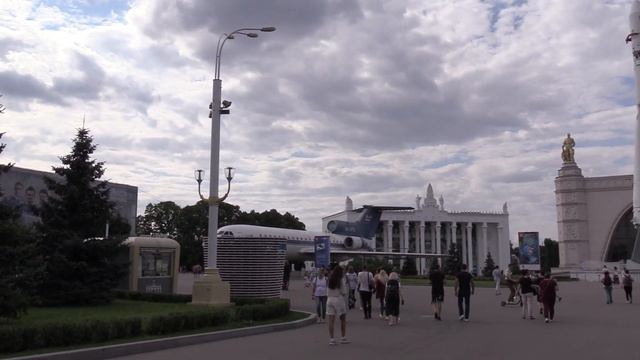 Прогулка с видеокамерой по ВДНХ, 26.07.2021 смотреть онлайн