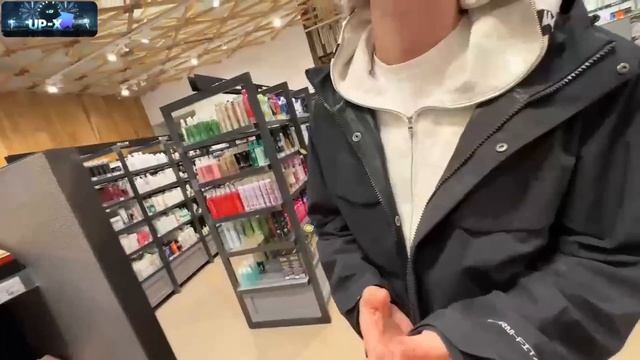 ПАРАДЕЕВИЧ КРИНЖУЕТ С КАЕЧКИ | КАЯ И ПАРАДЕЕВИЧ УГАРАЮТ В ТЦ смотреть онлайн