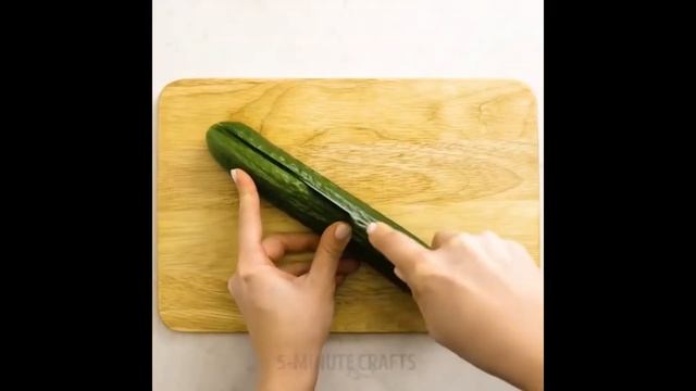 ЛАЙФХАК КАК КРАСИВО НАРЕЗАТЬ ОГУРЦЫ И ПОМИДОРЫ!!!!!!!!!!! смотреть онлайн