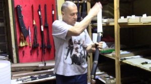 Как шашка кавказского типа шашка держится в погружных ножнах. Назаров и Калибр  2019 г.