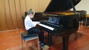 Артём Козловский  7 лет  Х Вольфарт Маленький барабанщик  Б Берлин Обезьянки на дереве