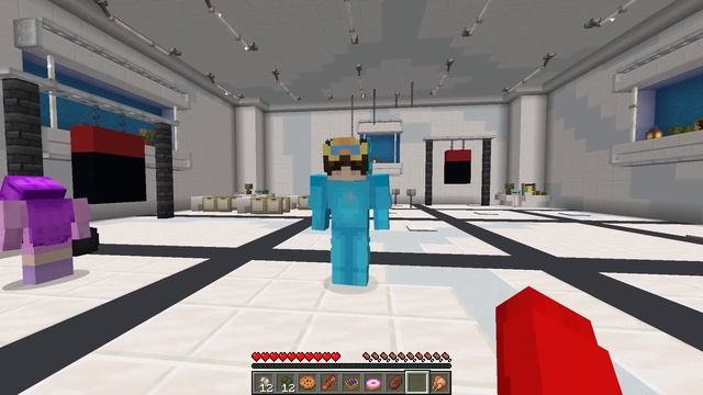 Adopted by a BUFF FAMILY In Minecraft! смотреть онлайн