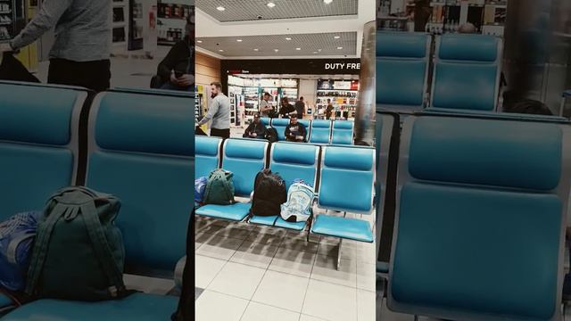 duty free to Domodedovo airport in Moscow in Russia смотреть онлайн