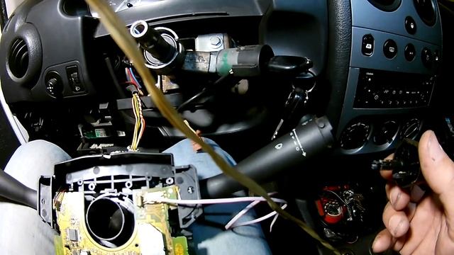 Citroen Berlingo 1.6 HDI 2008 г Кнопка управления бортовым компьютером. смотреть онлайн