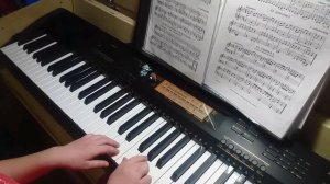 10. В траве сидел кузнечик. Совсем как огуречик. Совсем как огуречик зелёненький он был.