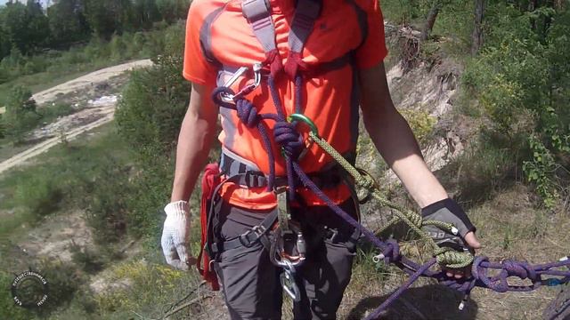 Спуск при помощи спускового устройства