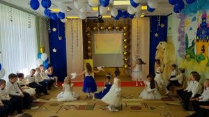 Выпускной в детском саду. танец с голубями