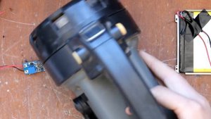 Что можно сделать из аккумуляторов от сотовых телефонов и планшетов