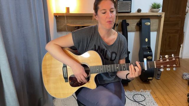 BECAUSE THE NIGHT - Patti Smith - reprise guitare acoustique (+ tablature) смотреть онлайн