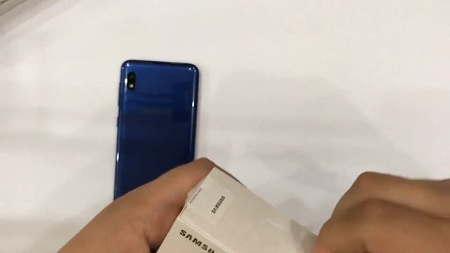 Samsung Galaxy A10 Unboxing RED смотреть онлайн