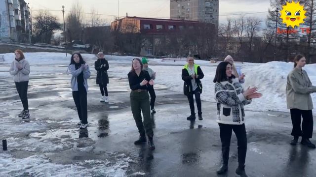 В Первоуральске открыли сезон танцевальных флешмобов.