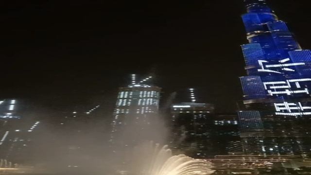 #shorts DUBAI 2021.Поющие фонтаны на фоне самого большего здания в мире.Burj Khalifa.