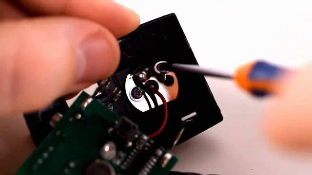 Радиосинхронизатор вспышки Godox CT-16 / Замена батарейки в передатчике смотреть онлайн