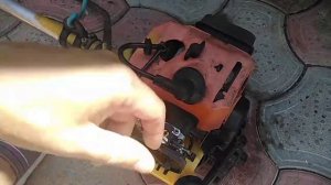 Травакосилка триммер не заводилась плавают обороты обратные брызги бензина из карбюратора