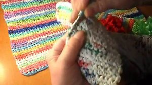 Вязание из пакетов.  Летняя пляжная сумка.  Ч. 4