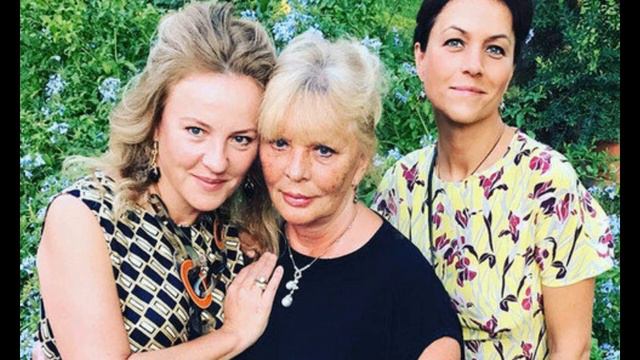 Как сложилась жизнь обворожительной Марианны Вертинской. Как выглядят её дочери, и как мать Хмель.. смотреть онлайн