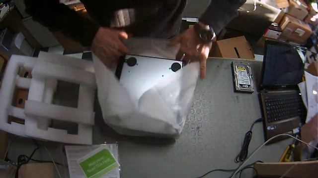 SYNOLOGY DS1511+ Unboxing смотреть онлайн