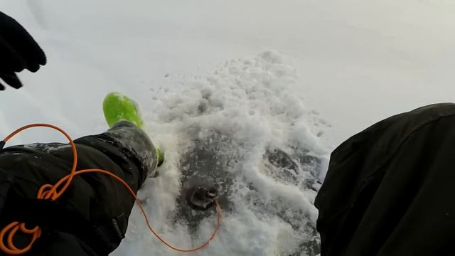 Думал сегодня "пролетим", а потом поставил Клопа и попёрло! Ловля окуня на блесну смотреть онлайн