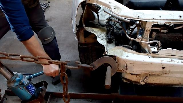 Работа стапеля на высоте.При помощи простого домкрата результат просто меня радует. смотреть онлайн