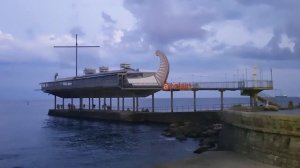 Кафе Апельсин Ялта почему не работает?