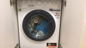 Стиральная машина hotpoint ariston vmul 501 b супер цена качество , датчик загрузки !