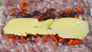 Мясной рулет в беконе