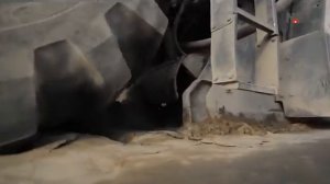 Стабилизация грунта в дорожном строительстве. Укрепление грунта. Аренда ресайклера.