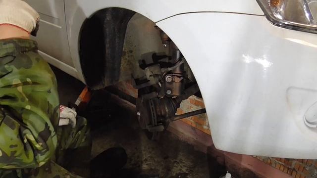 Стуки спереди Лада. смотреть онлайн