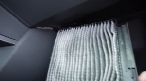 Cabin air filter replacement Renault Clio 3