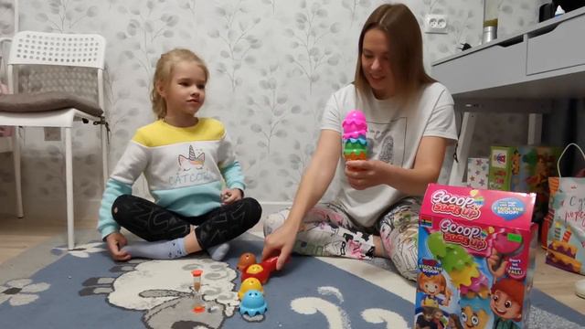 Мама ПРОИГРАЛА! Челлендж в игру Scoop stack up (собери мороженку)