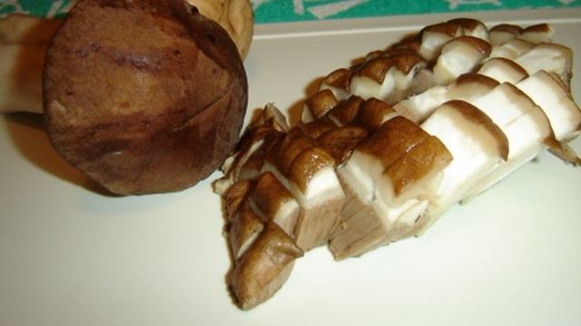 Подосиновики, жареные с луком