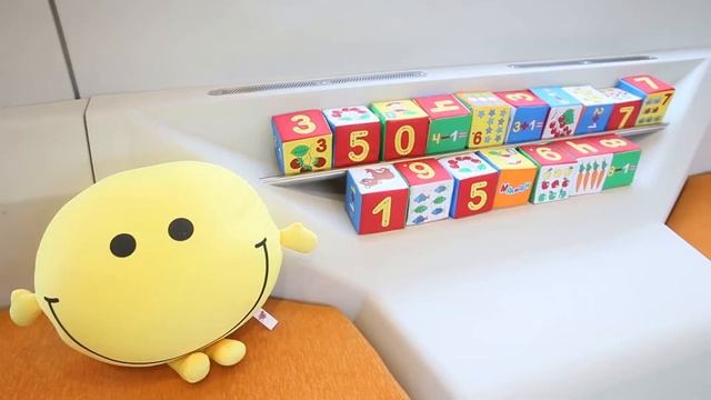 Двухэтажный вагон с детской игровой зоной