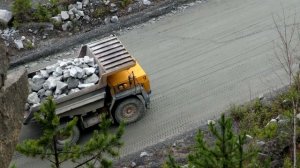 Карьерный самосвал 45 тонн в работе БелАЗ-7547