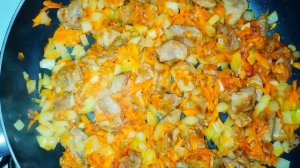 Макароны с мясом и овощами на сковороде. Быстрый обед/ужин