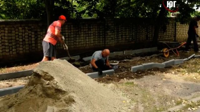 БЕРДЯНСК 2021 ТРОТУАРИ у мікрорайоні Азмол смотреть онлайн