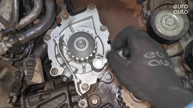 ЕвроАвто / EUROAUTO Замена ремня ГРМ и помпы на Land Rover Freelander 2 смотреть онлайн