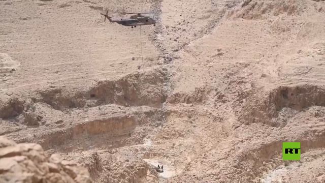الجيش الإسرائيلي ينشر لقطات لعملية إزالة حطام صاروخ إيراني "أرض-أرض" تم اعتراضه