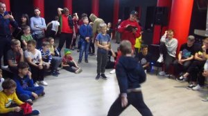 Танцы дети Брейкданс bboy КВ44М VS bboy White