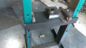 Прес для гаража из списанной рохлы.
