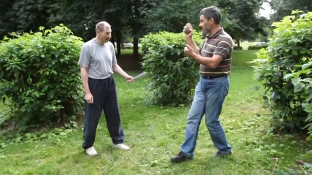 Защита от ножа камнем смотреть онлайн